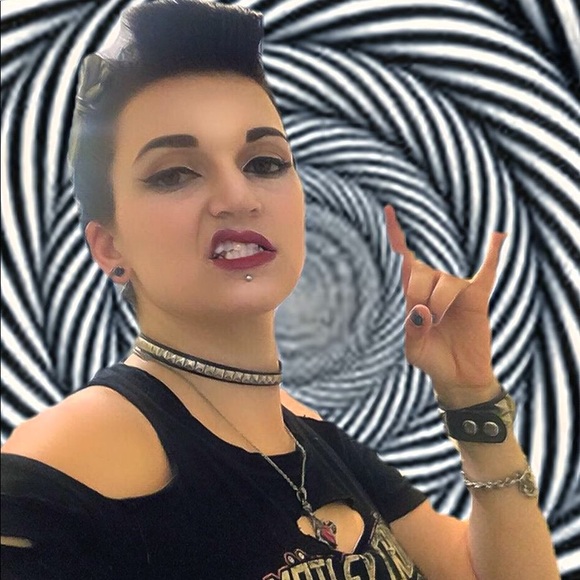 Meet your Poshers, Nikki, Bam and Squeak! 🐆 🐈 - Picture 6 of 8